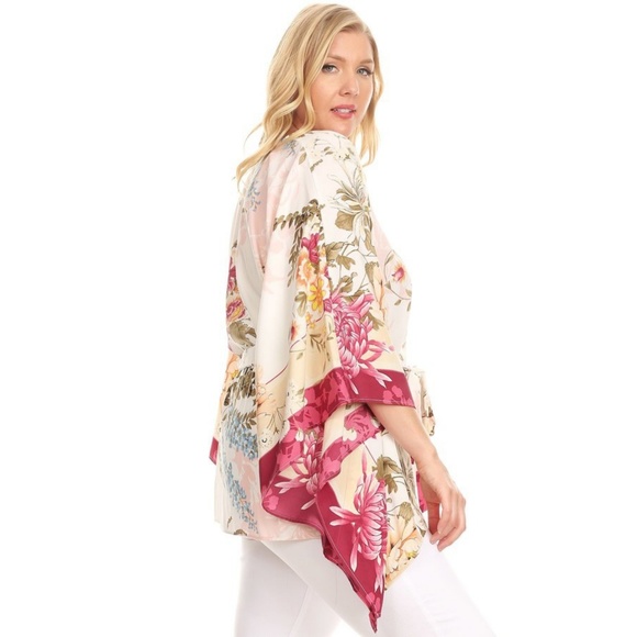 White floral print, 3/4 kimono sleeve top in a rel - Picture 2 of 3